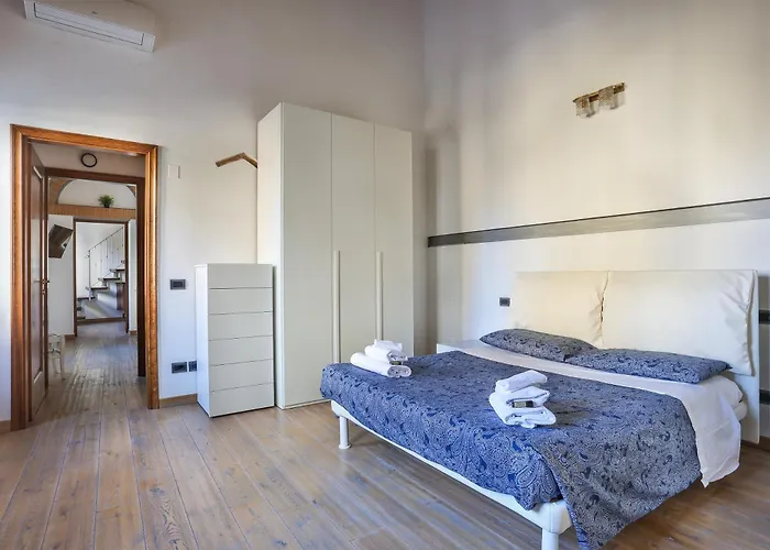 Uffizi Suite II In Florence-Hosted By Sweetstay